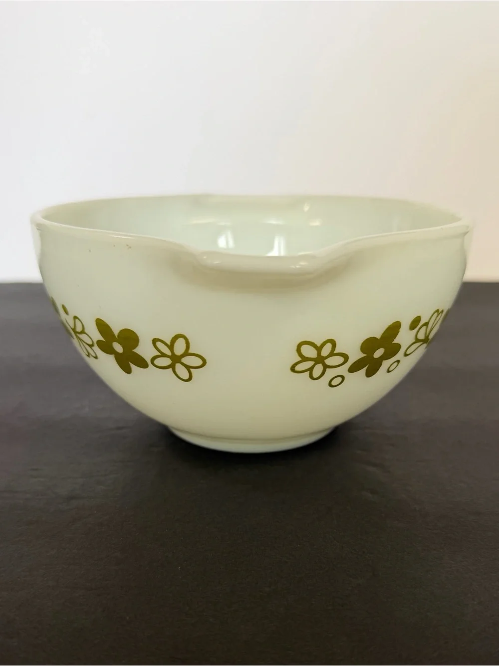 Pyrex 441 Spring Blossom Crazy Green Daisy 1.5 Qt Mixing Cinderella Bowl